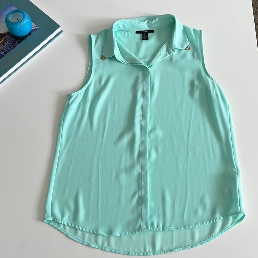 Forever 21 Mint Green Sheer Top! Size Small